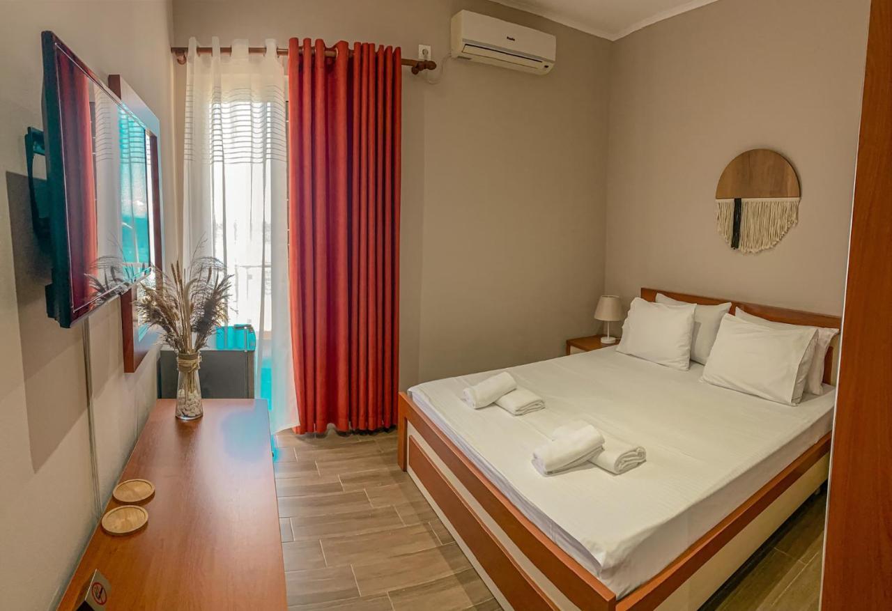 Aljur Hotel Himara Kültér fotó