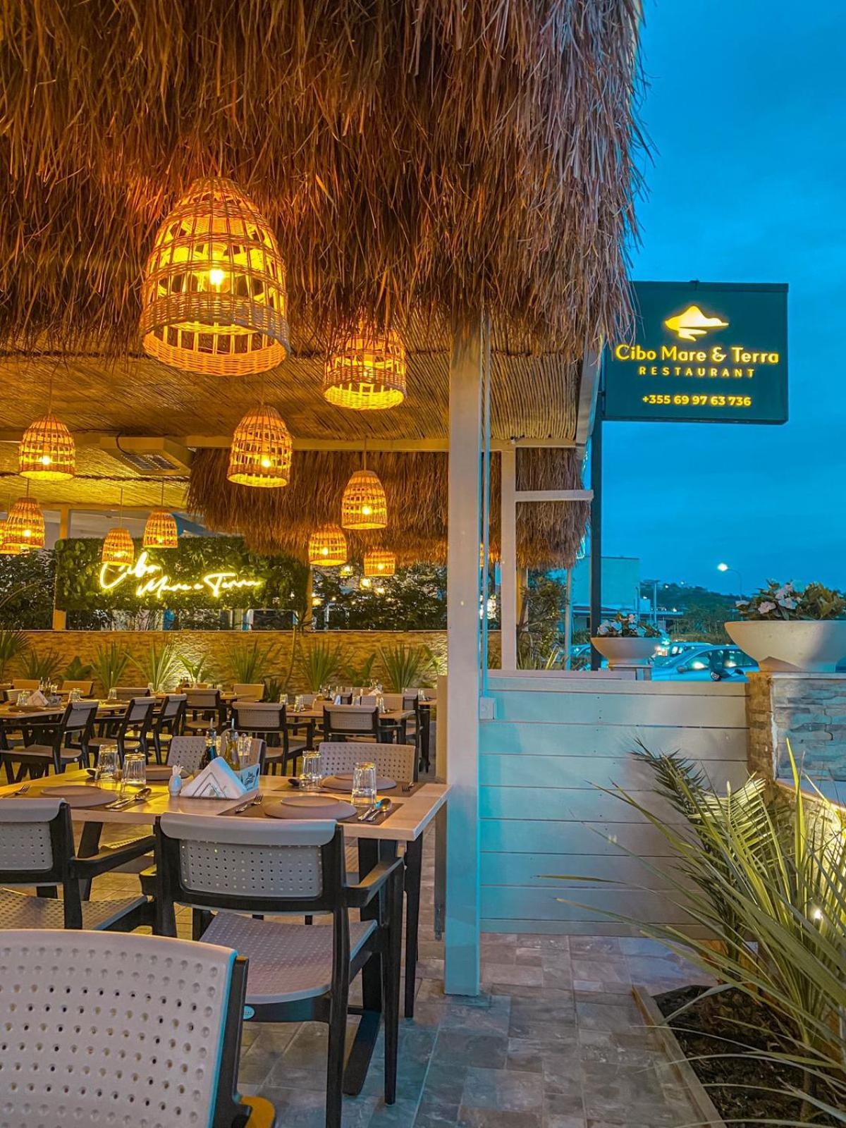 Aljur Hotel Himara Kültér fotó